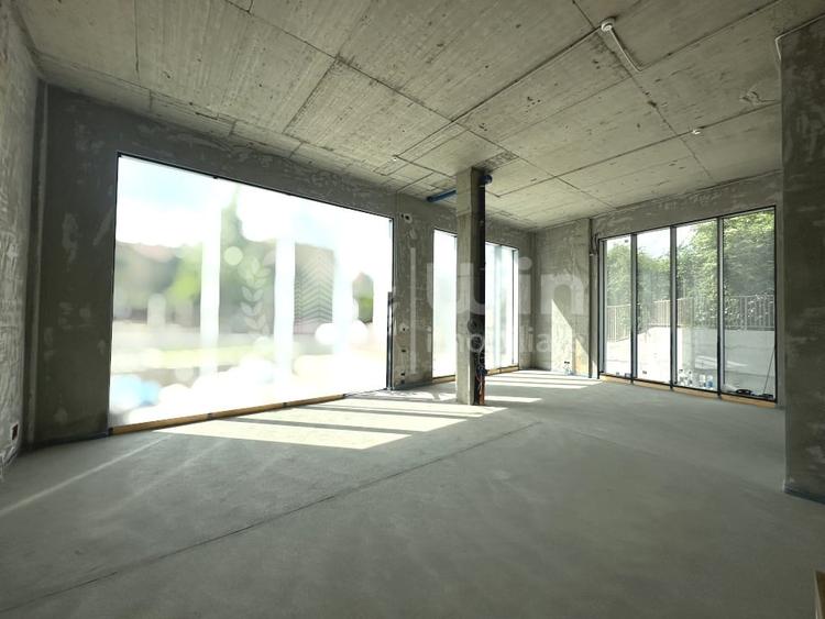 Spatiu comercial cu vitrina la strada | 100mp | Zona Piata Cipariu! - 1