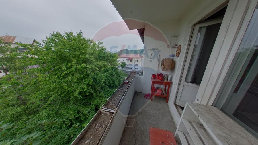 Apartament cu 3 camere de vanzare Str. 1 Mai - 9