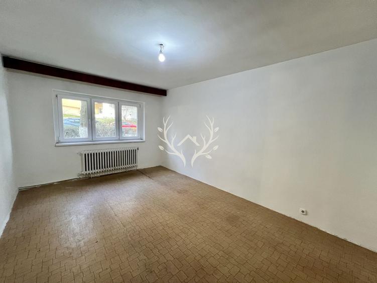 Apartament cu 3 camere, pregatit pentru renovare in Zorilor - 1