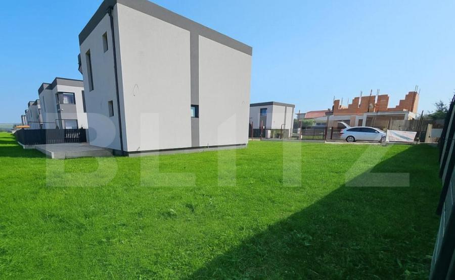 Casa moderna, situata in Jucu de Mijloc , pe un teren de - 4