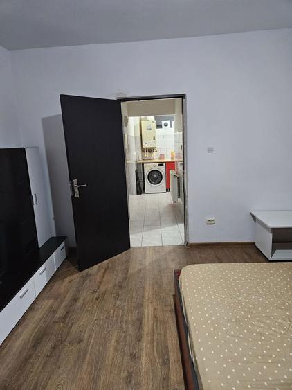 Inchiriez garsoniera sector 3 cartierul 23 agust3 - 7