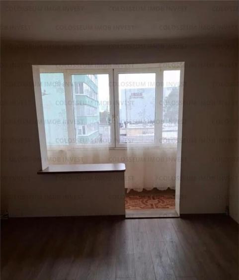 Apartament 4 camere, decomandat - zona Noua - 1