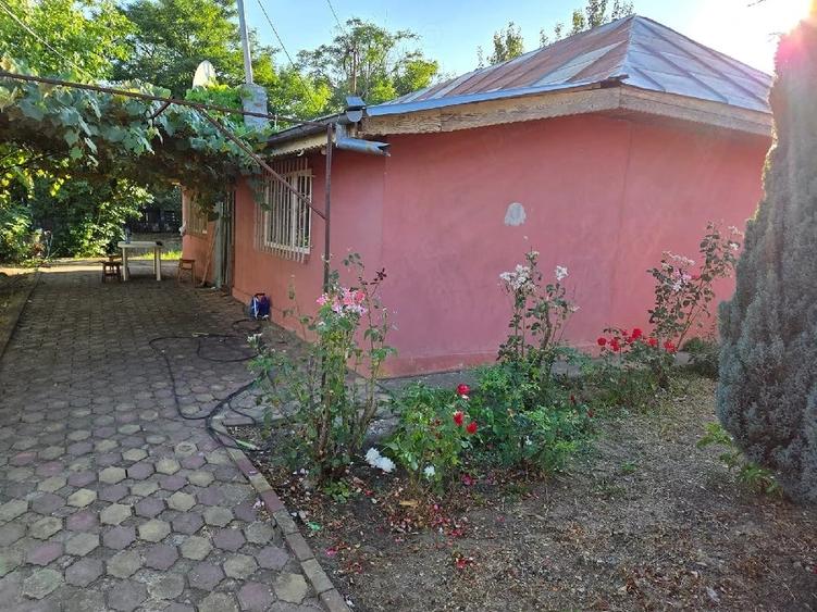 Casă cu 3 camere cu Teren 700 Mp în Central
