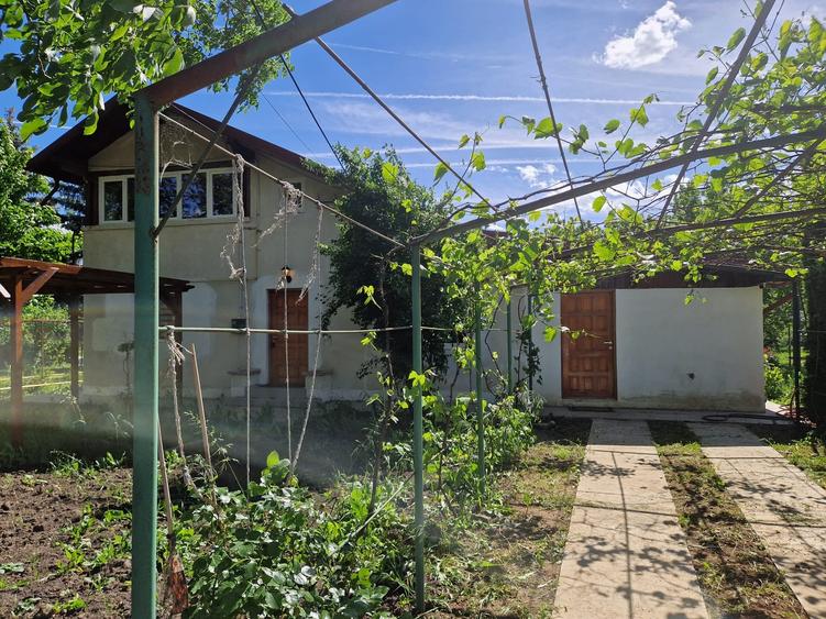 Casă cu 6 camere cu Canalizare în Breaza
