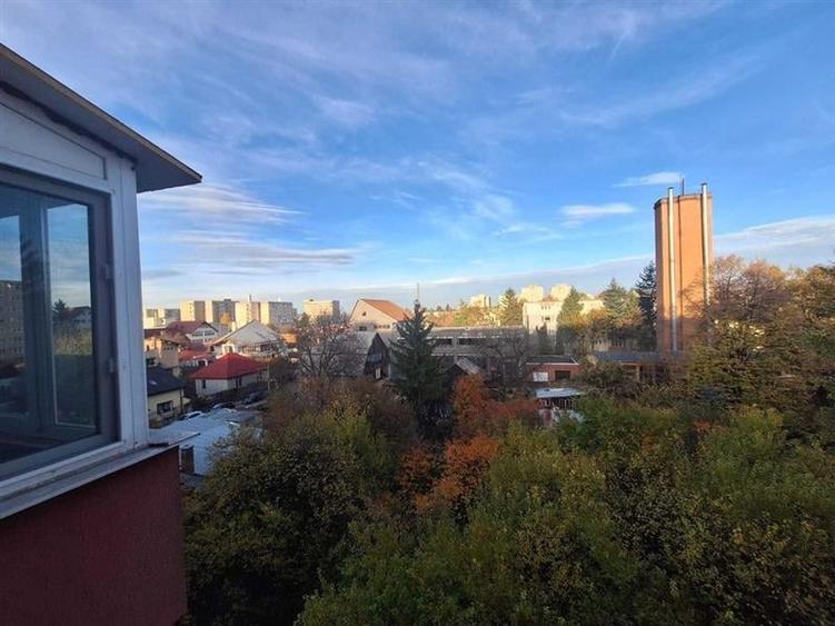 Apartament cu 2 camere semidecomandat, mobilat în Calea București