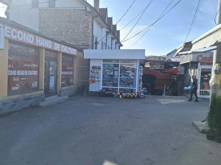 Spa?iu Comercial in Pia?a Centrala Petro?ani - 1