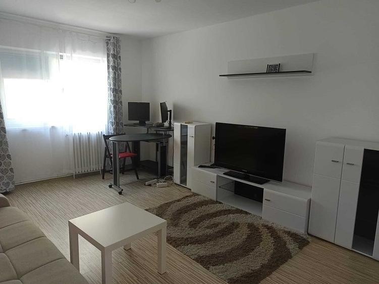 Apartament cu 3 camere - zona Nicolina Lidl - 2