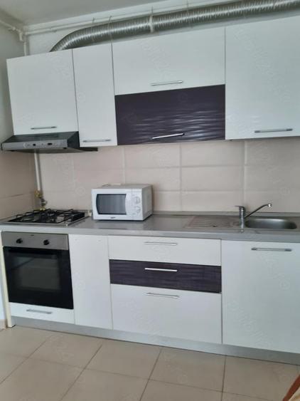 Inchiriez studio coresi strada ioan popasu - 2