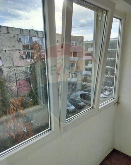 Apartament cu o camera de inchiriat Margeanului etaj 3 - 5