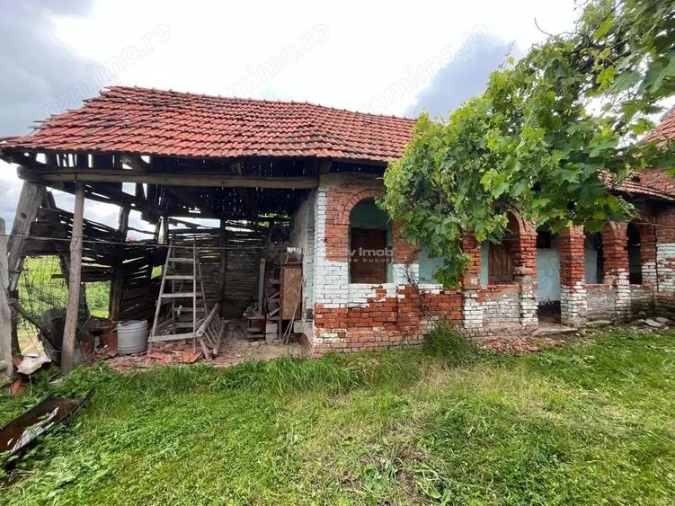 Honorici, Casa Cu Teren, 230 Mp. Suprafata construita, 1.700 Mp. Suprafata teren - 17