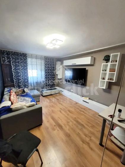Apartament 1 camera mobilat și utilat în Micro 20 – zonă 2 Cocosi Apartament 1 camera mobilat și utilat în Micro 20 – zonă 2 Cocosi