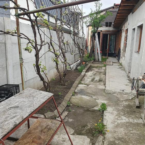 Casă cu 3 camere cu Teren 150 Mp în Central