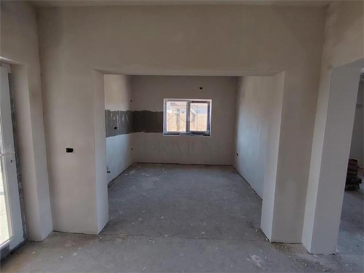 Duplex modern - bucatarie inchisa - zona linistita - teren 375 mp - 3