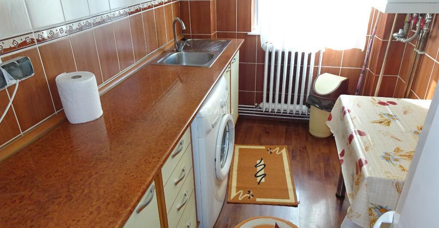 Inchiriez apartament 2 camere in Deva, zona Piata Centrala, decomandat Inchiriez apartament 2 camere in Deva, zona Piata Centrala, decomandat