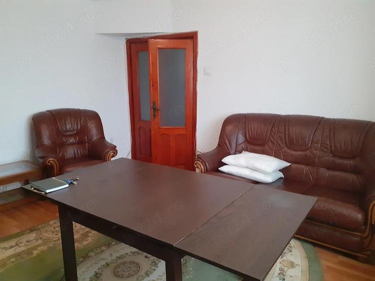 Inchiriere 3 cam. cf.1 dec. etajul 3 din 7, cu suprafata utila 70. + balcon 14.ml., zona Bariera - 4