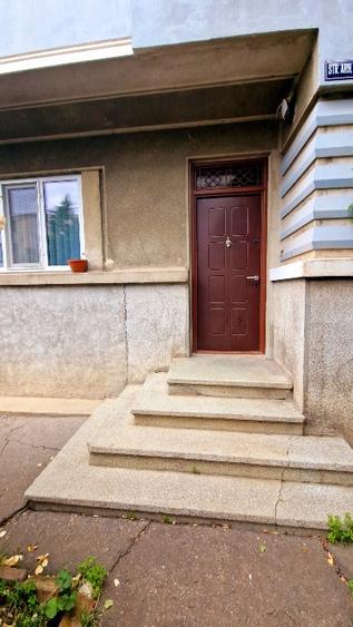 Inchiez apartament 2 camere decomandat zona Piata Muncii, parter de casa la curt - 1