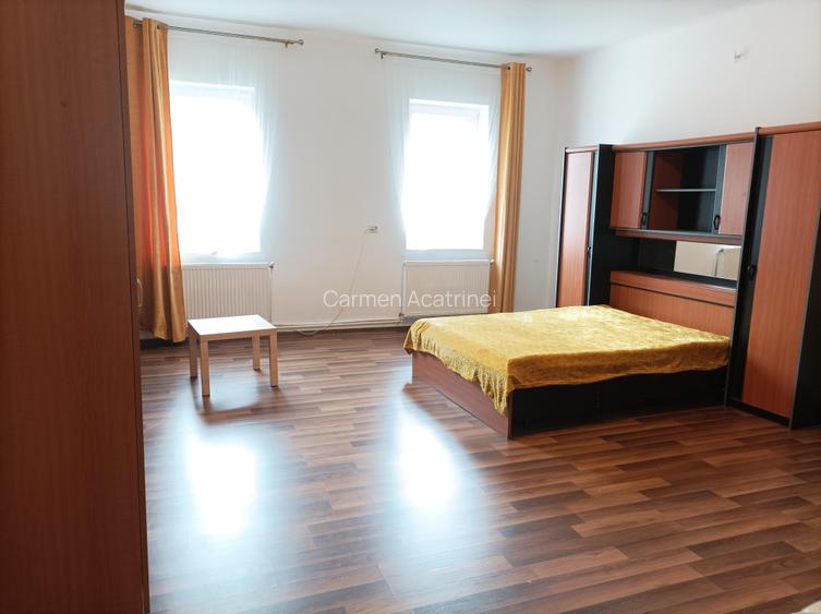Apartament 2 camere confort sporit, in casa zona Central