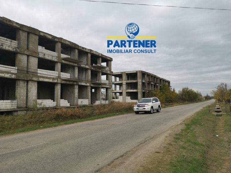 Proprietate Cateasca, teren 13.326 mp + 2 blocuri P+2E, nefinisate - 1