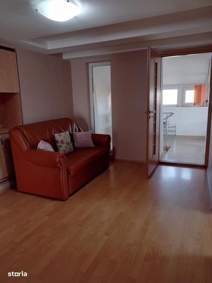 Casa spatioasa cu etaj si teren generos, zona urbana - 7