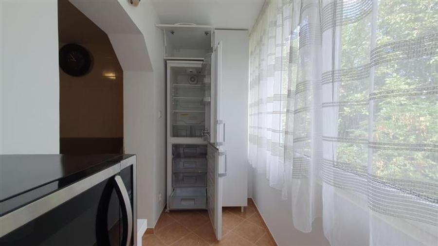Apartament cu 3 camere decomandat în Burdujeni