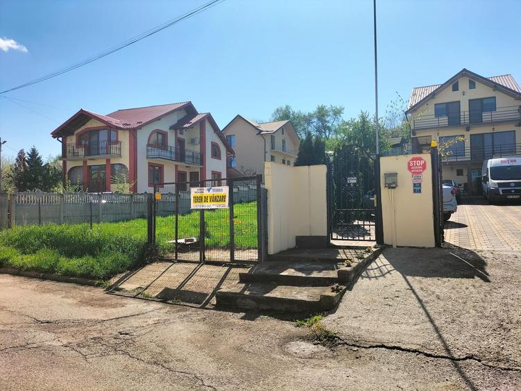 Teren central de vânzare, pentru casă sau afacere! - 2
