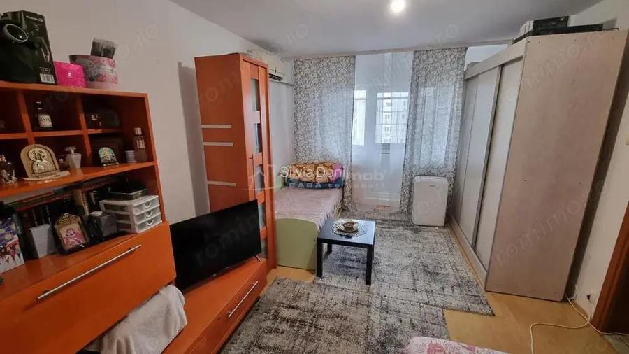 Apartament 2 camere - decomandat - vis-a-vis BTR Sebastian
