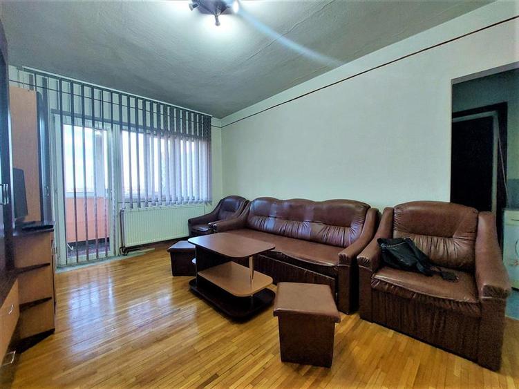 Apartament 3 camere. Zona  Podgoria. - 1