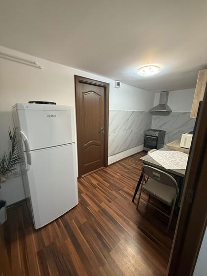 Inchiriez corp casa la curte, zona Delfinariu, Constanta - 5