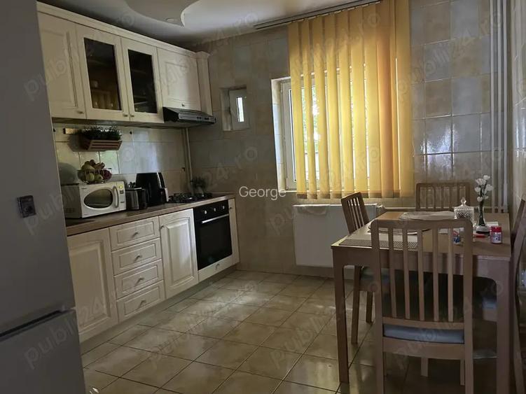Vand apartament 3 camere zona Berceni