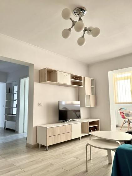 De inchiriat apartament 3 camere-Mosilor, zona centrala - 1