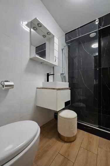 Vedere frontala la mare in primul rand la promenada - 6