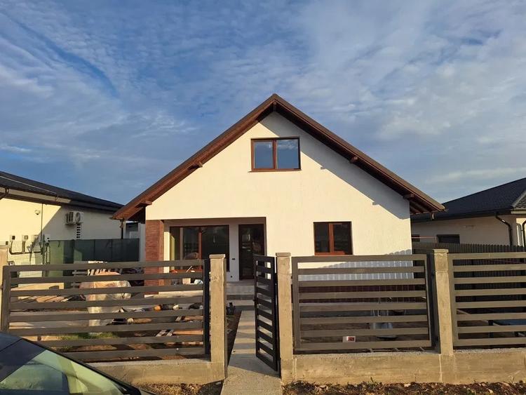 CASA CUMPANA| 105 MP | 390 MP TEREN | TOATE UTILITATILE| - 6