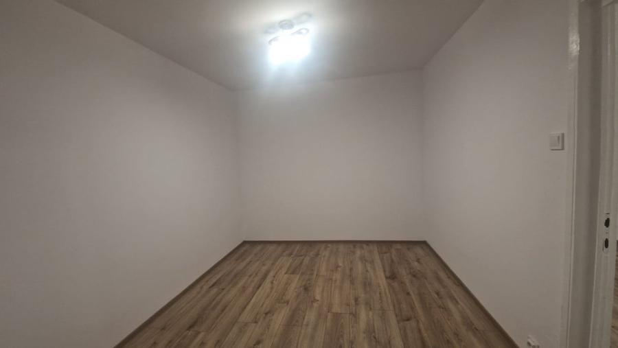 Apartament 2 camere, semidecomandat, 45mp, Craiovita Noua, zona Elena Farago - 2
