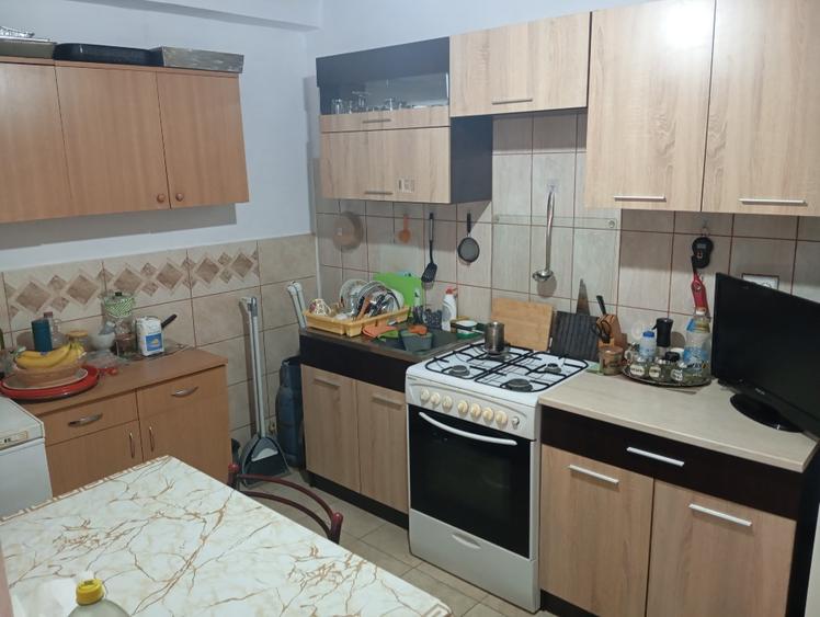 Casă individuală cu 5 camere cu Teren 1000 Mp în Redea