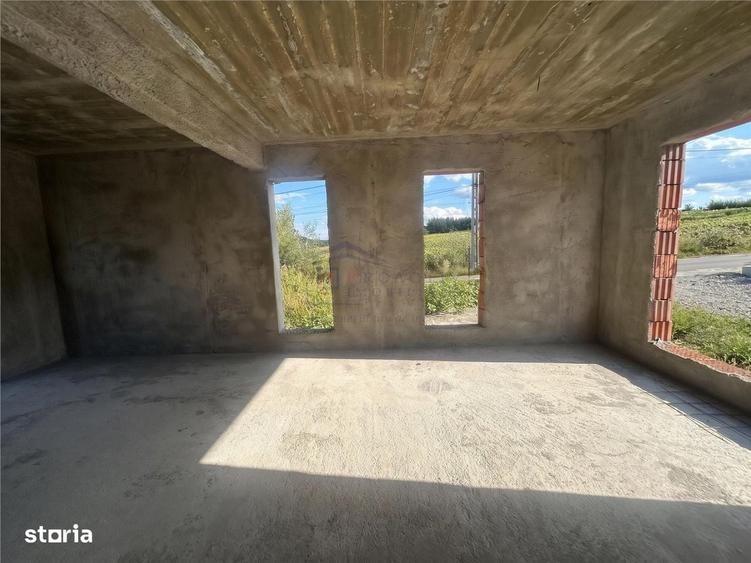 Casă cu 4 camere în Moara