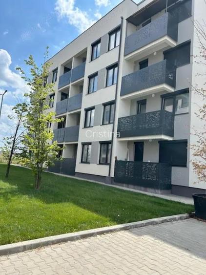Vindem Apartament cu o camera + 2 parcari private!