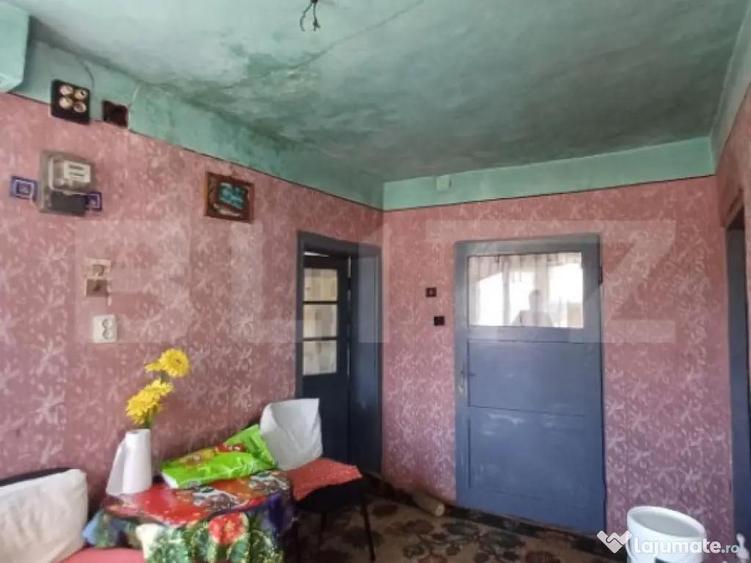 Casa renovabila de vanzare, cu 2 camere, 97 mp, zona Poiana - 1