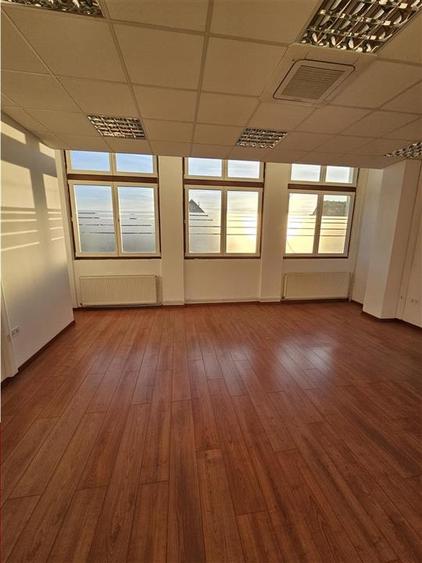 Cladire Birouri - 900 mp - Piata Cibin - Clinica Medicala - IT - Servicii - 13