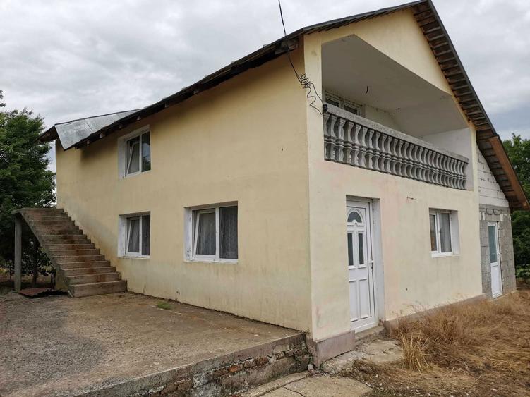 Casa de vanzare in Filiasi judetul Dolj - teren 1800 mp - 3