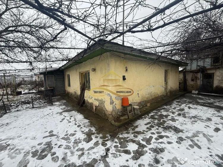 Casa batraneasca cu teren de vanzare in Lilieci Bacau - 5