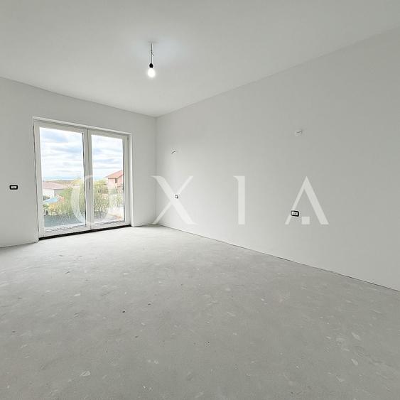 Duplex cu 5 camere cu Canalizare în Săcălaz
