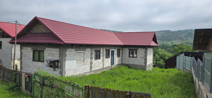 Casă individuală cu 3 camere cu Teren 1000 Mp în Irești