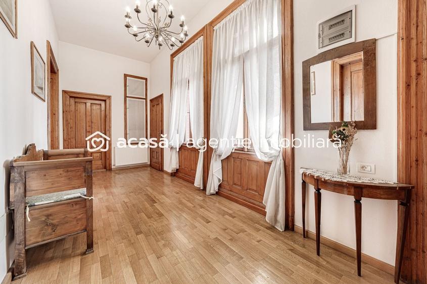Bijuterie arhitecturală cu istorie. Confort modern, Ultracentral. - 4