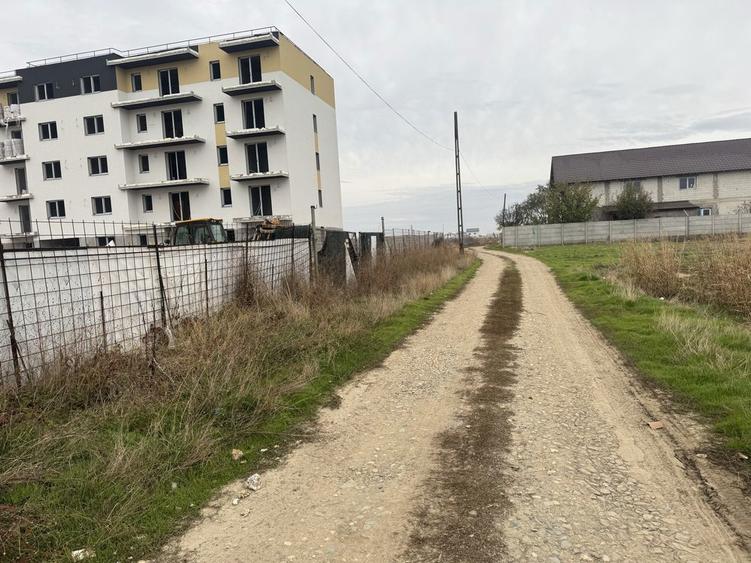 Vand teren , intravilan pentru constructi - 8
