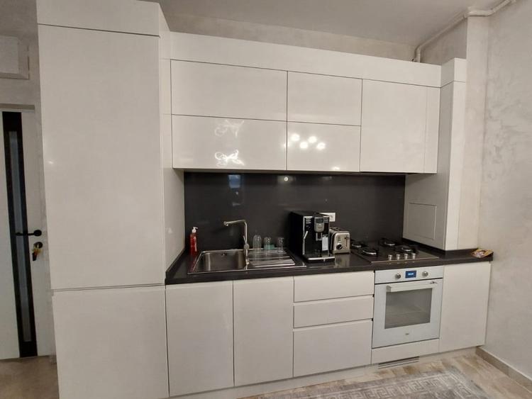 Apartament cu 2 camere decomandat, mobilat în Palazu Mare
