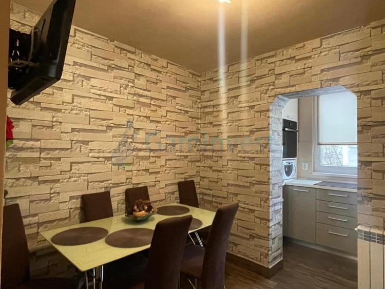 Apartament cu 3 camere decomandat, mobilat în Rogerius