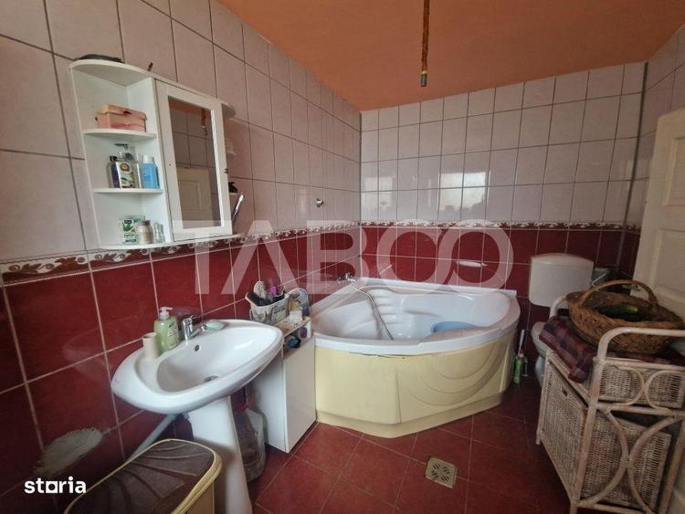 Casă cu 3 camere cu Teren 84 Mp în Rășinari