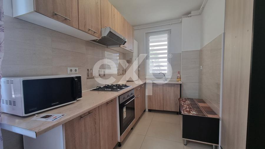 Apartament cu 3 camere semidecomandat, mobilat în Mărăști