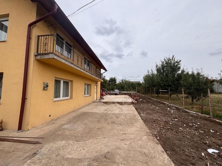 Casă individuală cu 5 camere cu Teren 576 Mp în Cătămărești-Deal