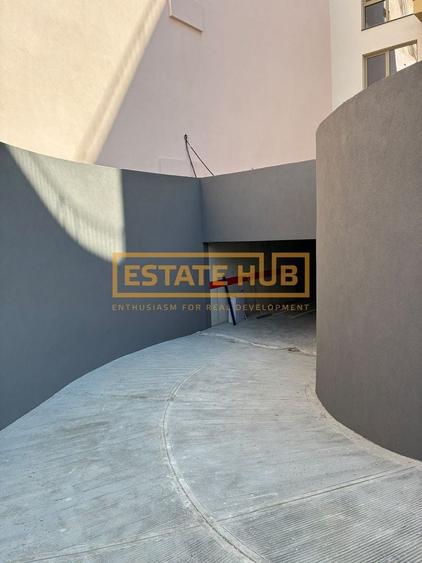 Apartament cu 4 camere semidecomandat în Central